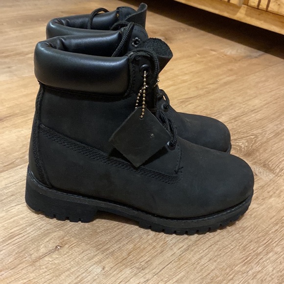 Black timberland boots for kids size 4m - Picture 2 of 8